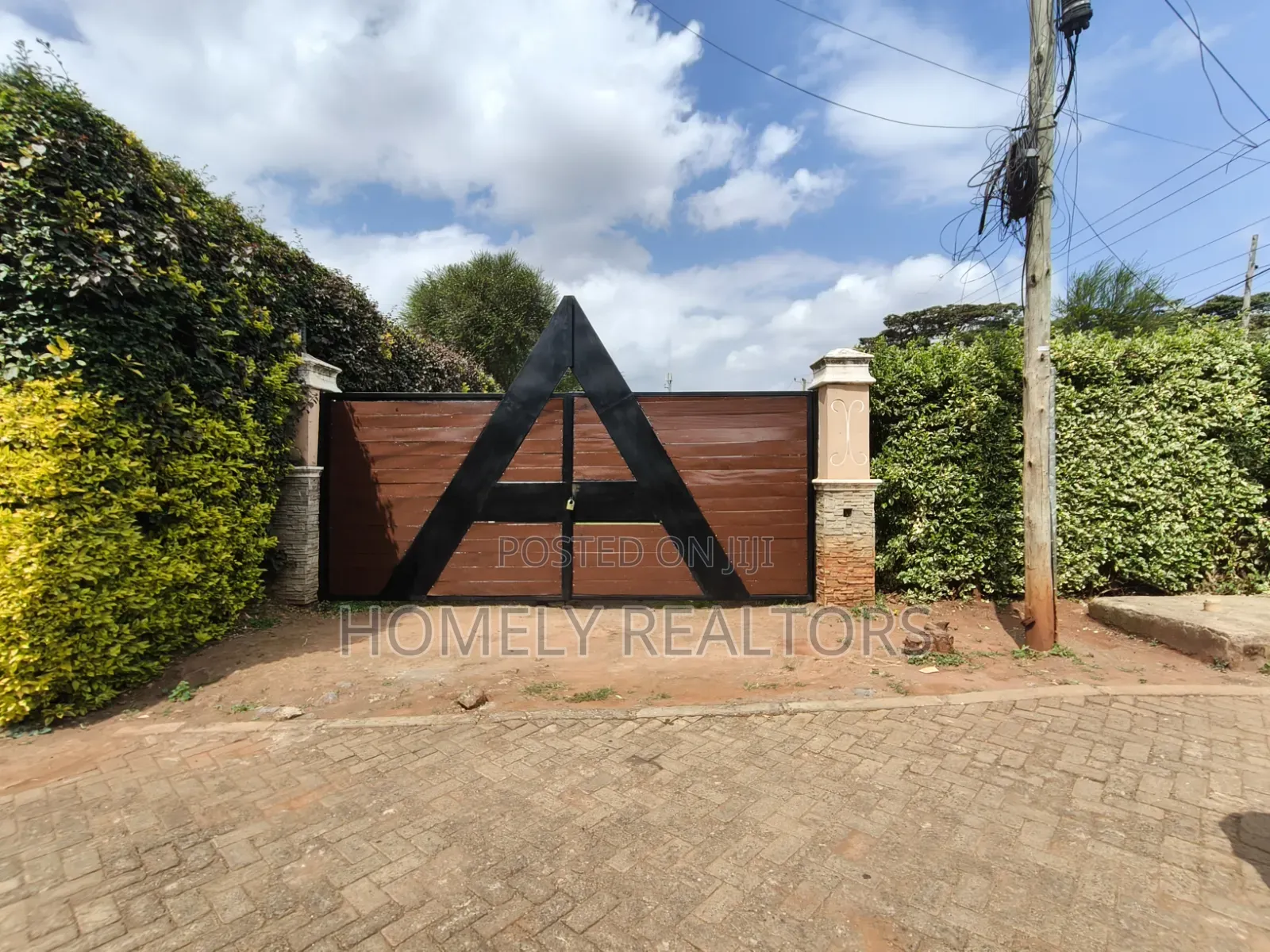 Large Eghth Acre Gated and Fenced Plot for Sale in Kerarapon Drive