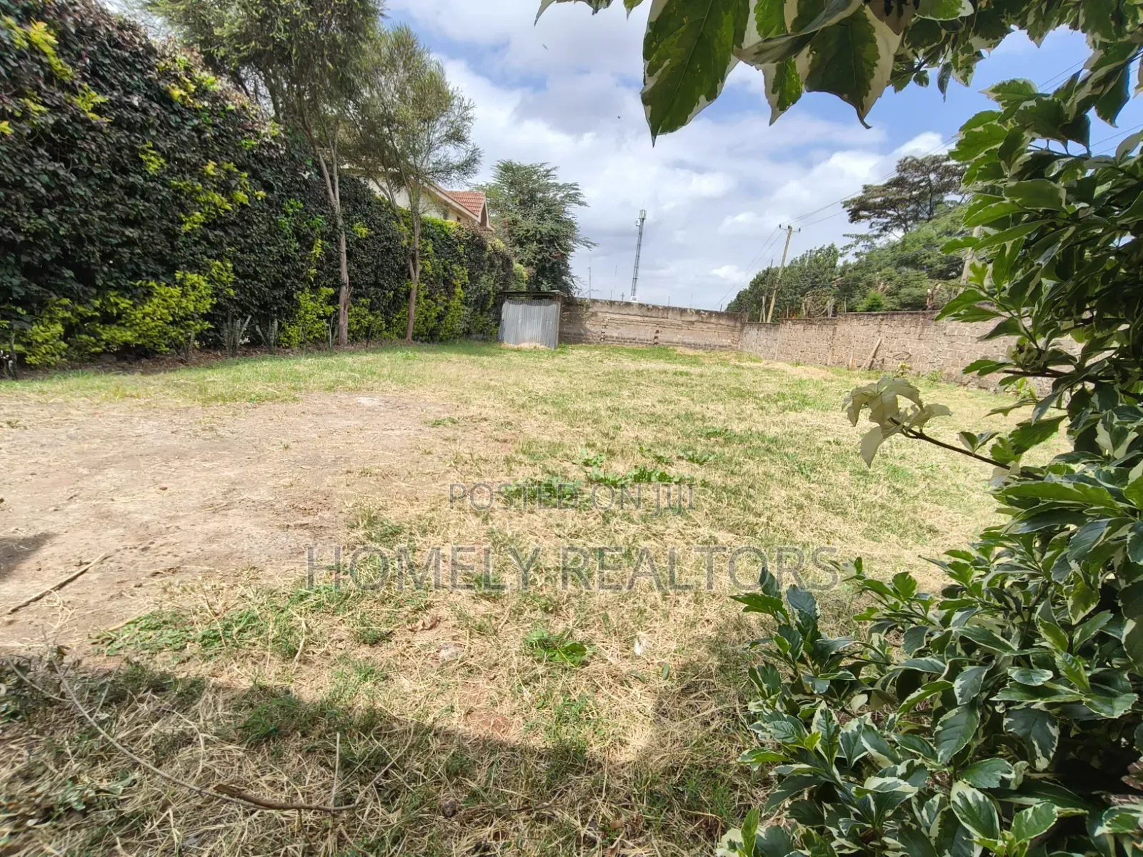 Large Eghth Acre Gated and Fenced Plot for Sale in Kerarapon Drive