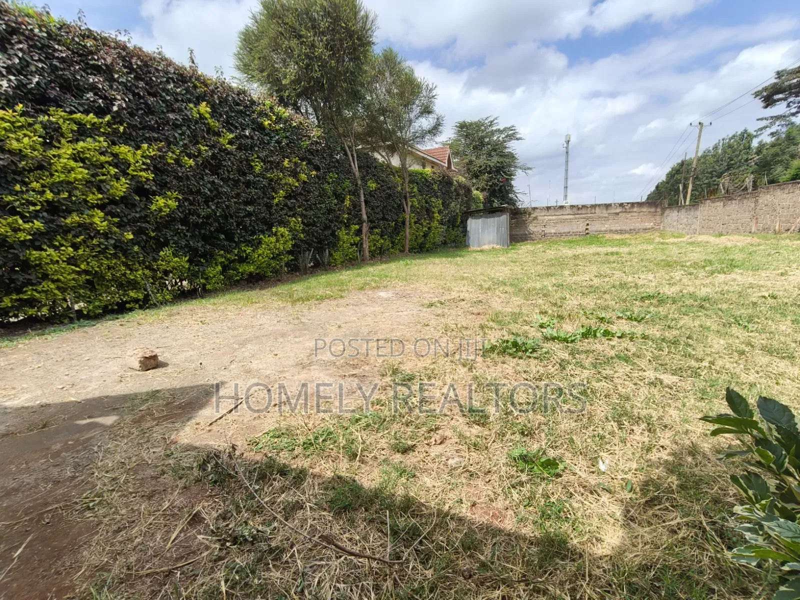 Large Eghth Acre Gated and Fenced Plot for Sale in Kerarapon Drive