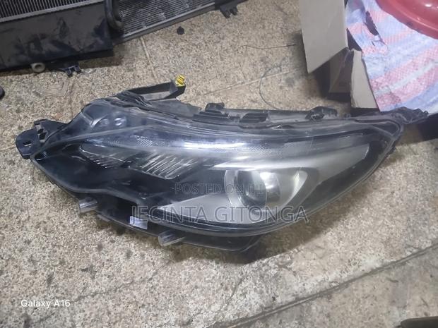 Peugeot 2008 Headlight