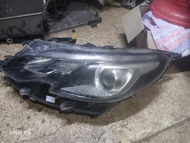 Peugeot 2008 Headlight - thumbnail 4