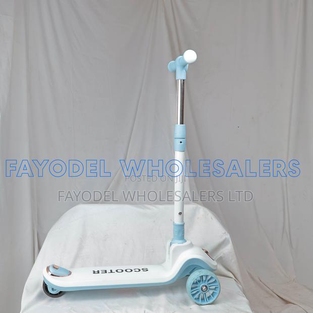 Kids 3-Wheel Scooter – Adjustable Height (Blue White)