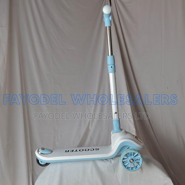 Children's Kick Scooter With Adjustable Handlebar
