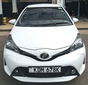 Toyota Vitz 2016 White