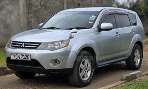 Mitsubishi Outlander 2010 Silver