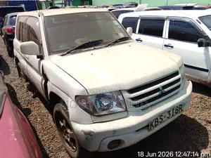 Mitsubishi Pajero 2005 White