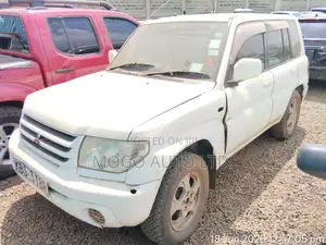 Mitsubishi Pajero 2005 White