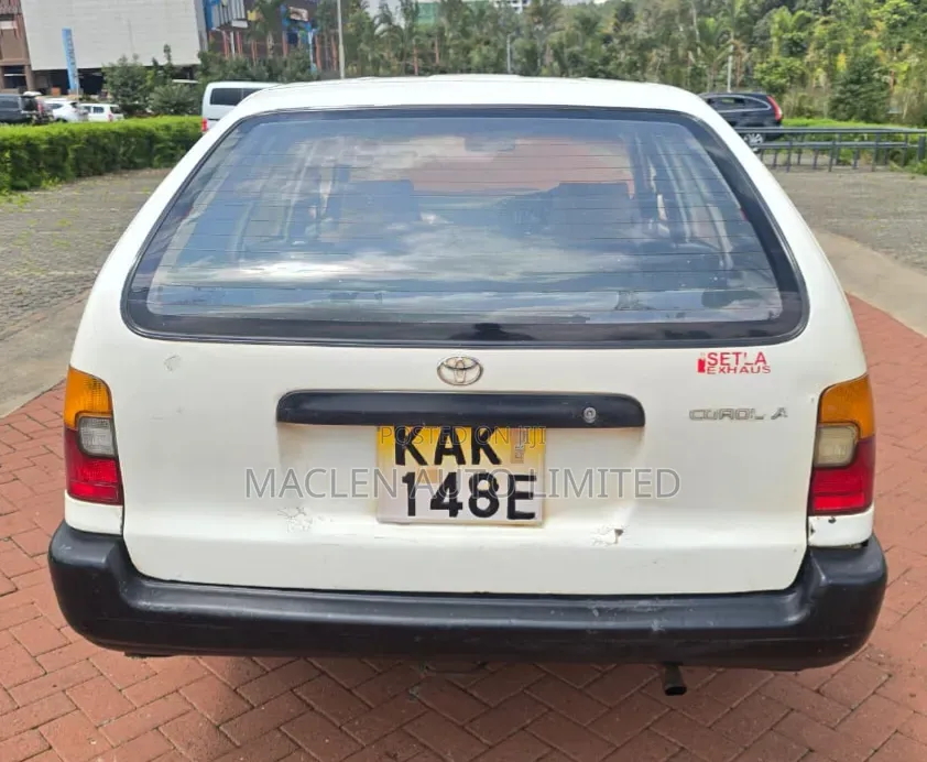 Toyota Corolla 2000 White