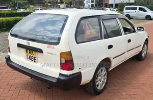 Toyota Corolla 2000 White