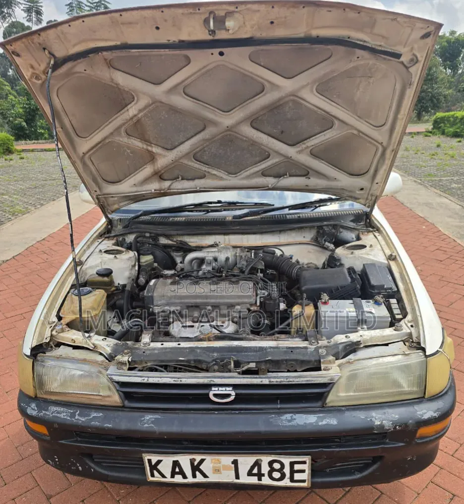 Toyota Corolla 2000 White