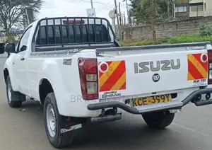Isuzu D-MAX 2015 White