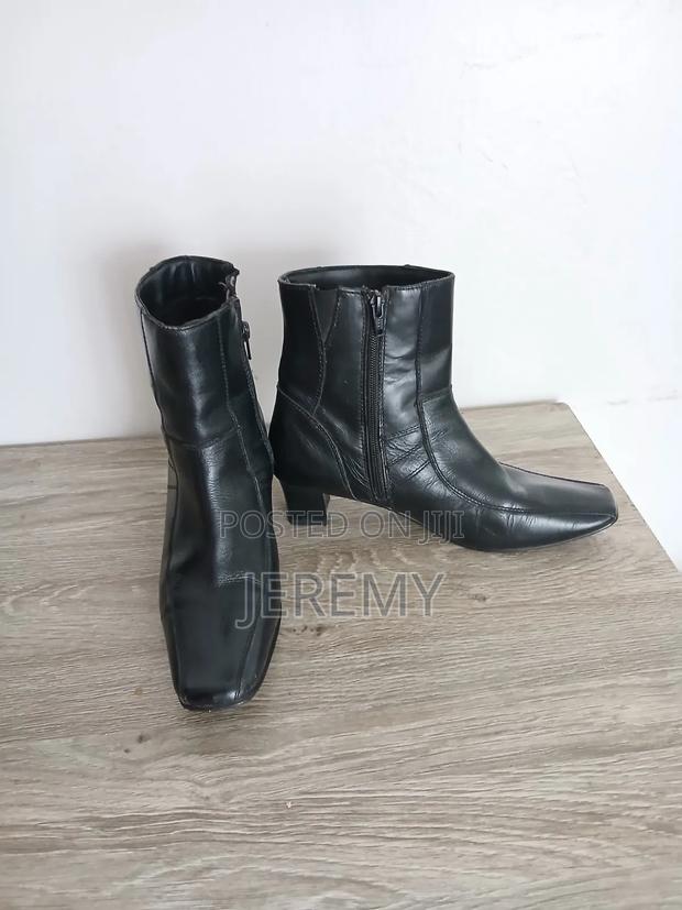 Stylish Black Heel Boots
