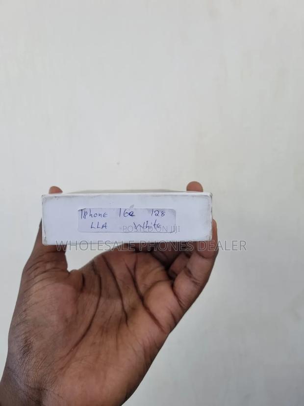 New Apple iPhone 16e 128 GB White - thumbnail 4