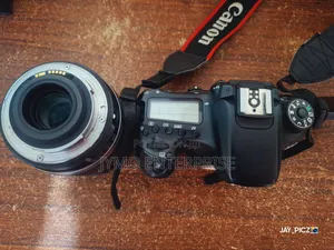 Canon Camera 70d With 18-200mm Lems