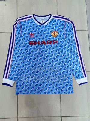 Manchester United Away 1990-1992 Longsleved Retro Jersey.