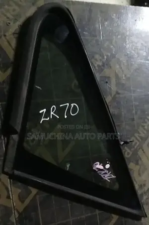Quarter Glass Toyota Voxy/ Noah Zrr70