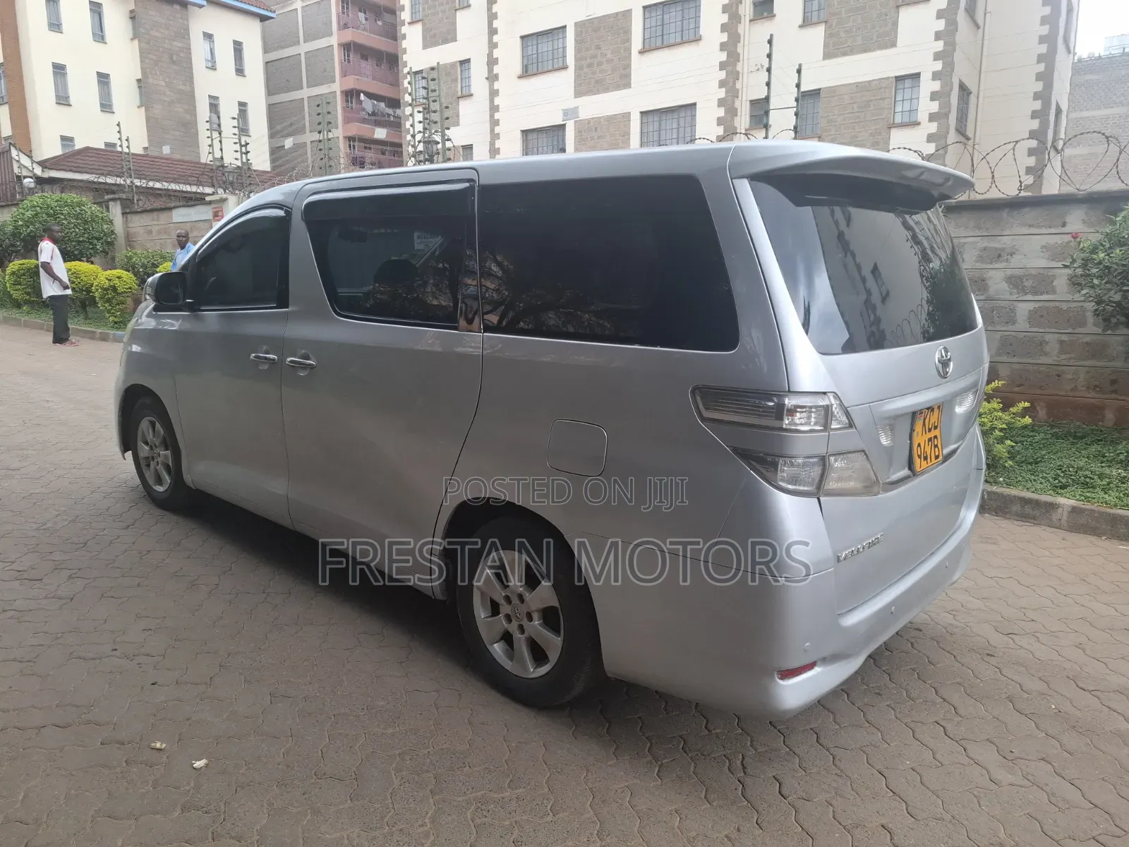 Toyota Alphard 2009 Silver