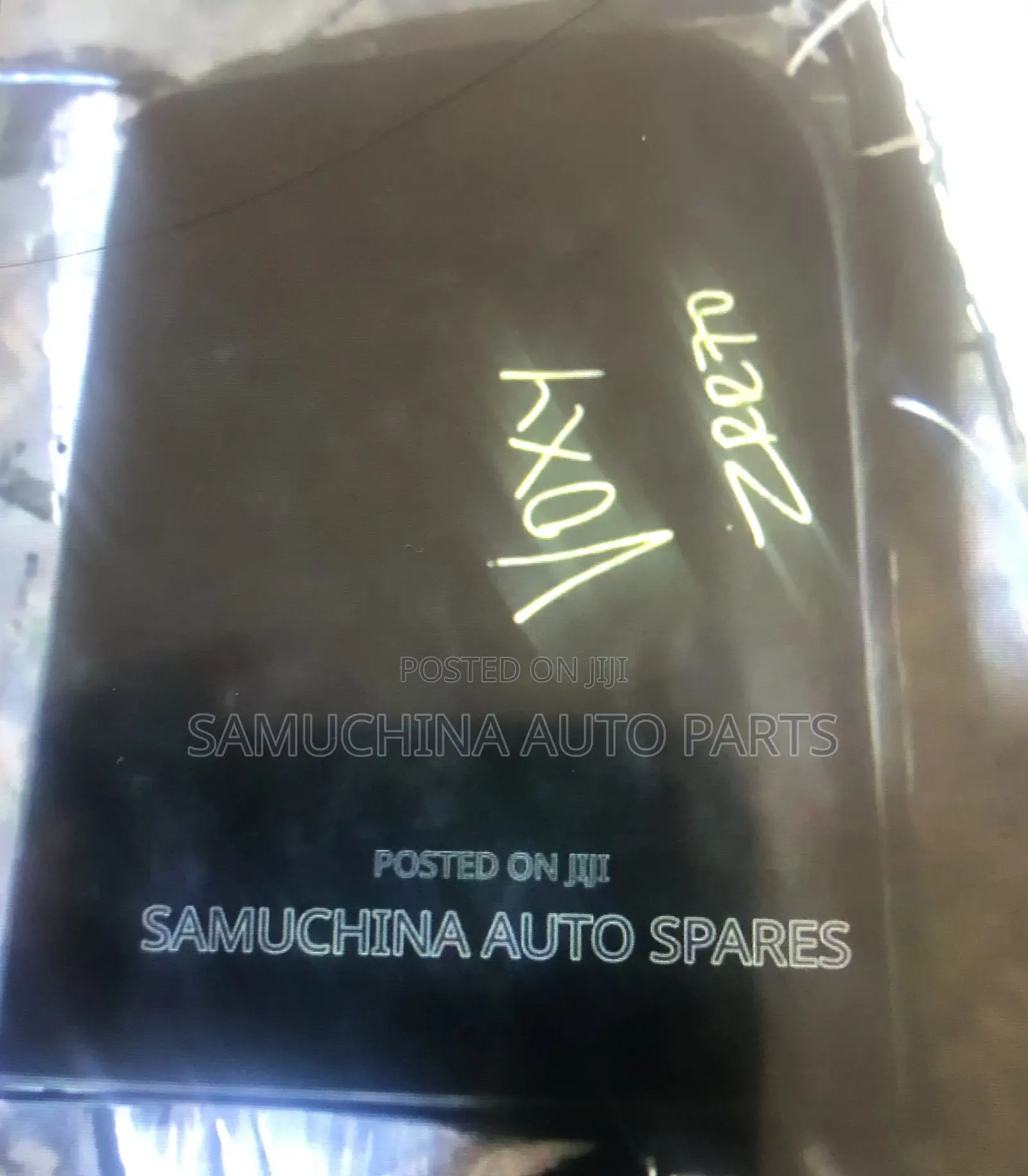 Side Fix Glass Toyota Noah/ Voxy Zrr70 {Rear}