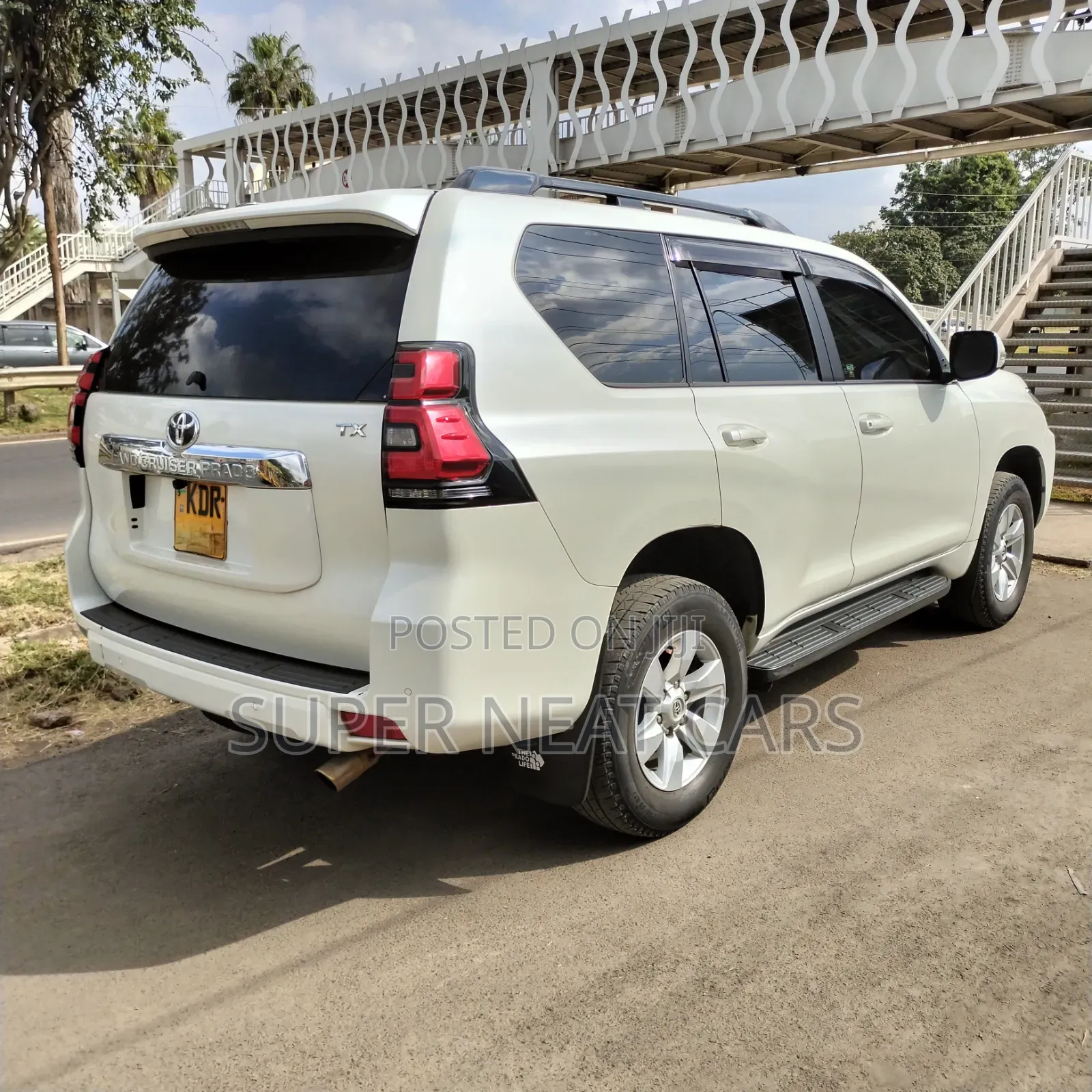 Toyota Land Cruiser Prado 2017 White