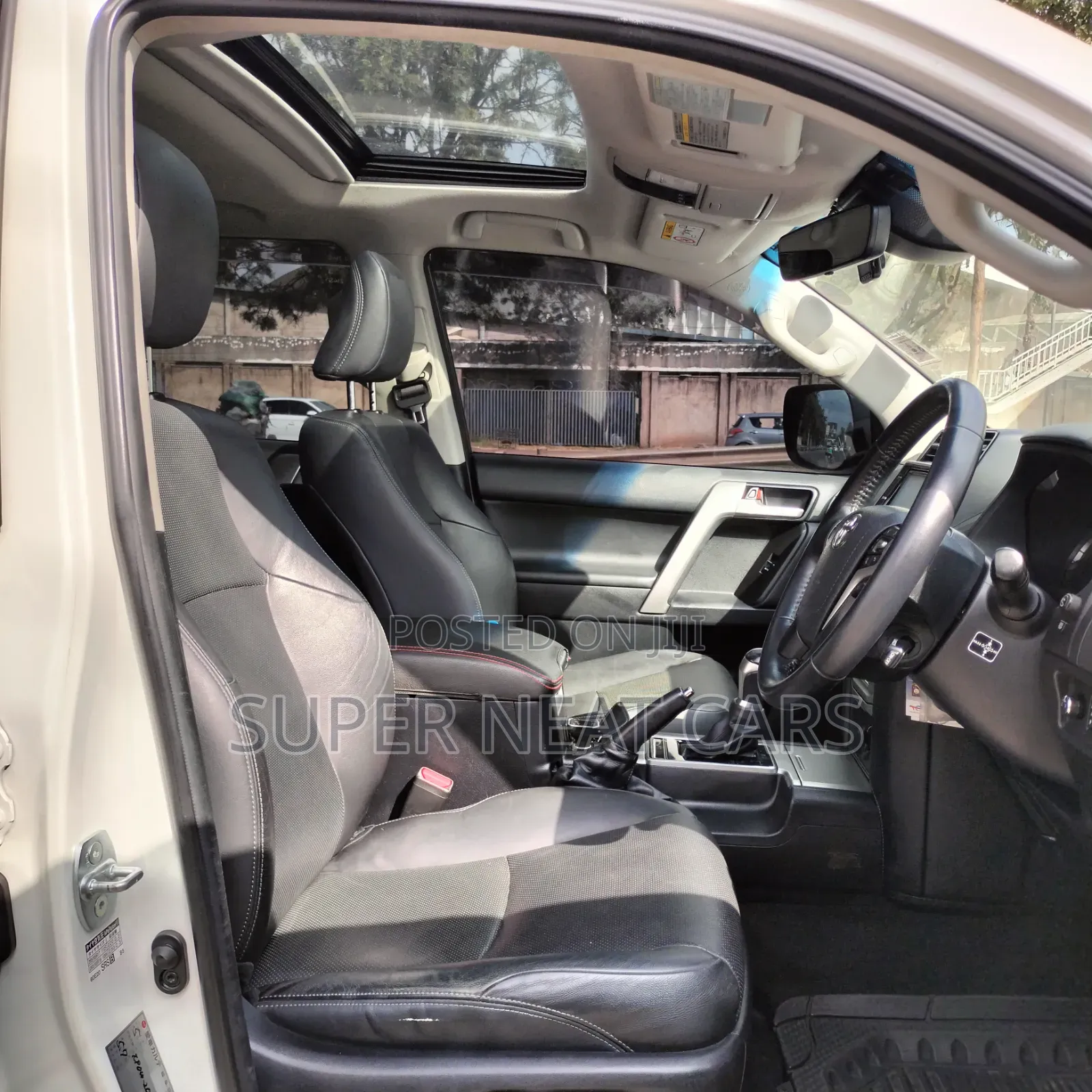 Toyota Land Cruiser Prado 2017 White