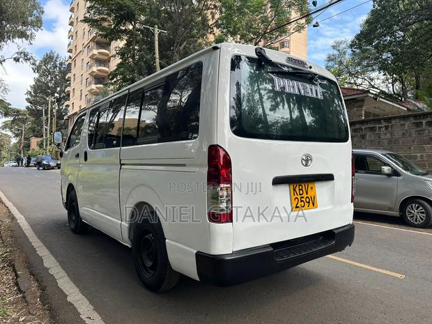 Toyota HiAce 2007 White - thumbnail 4