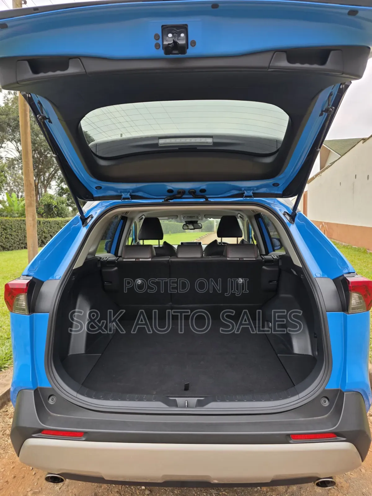Toyota RAV4 2019 Blue