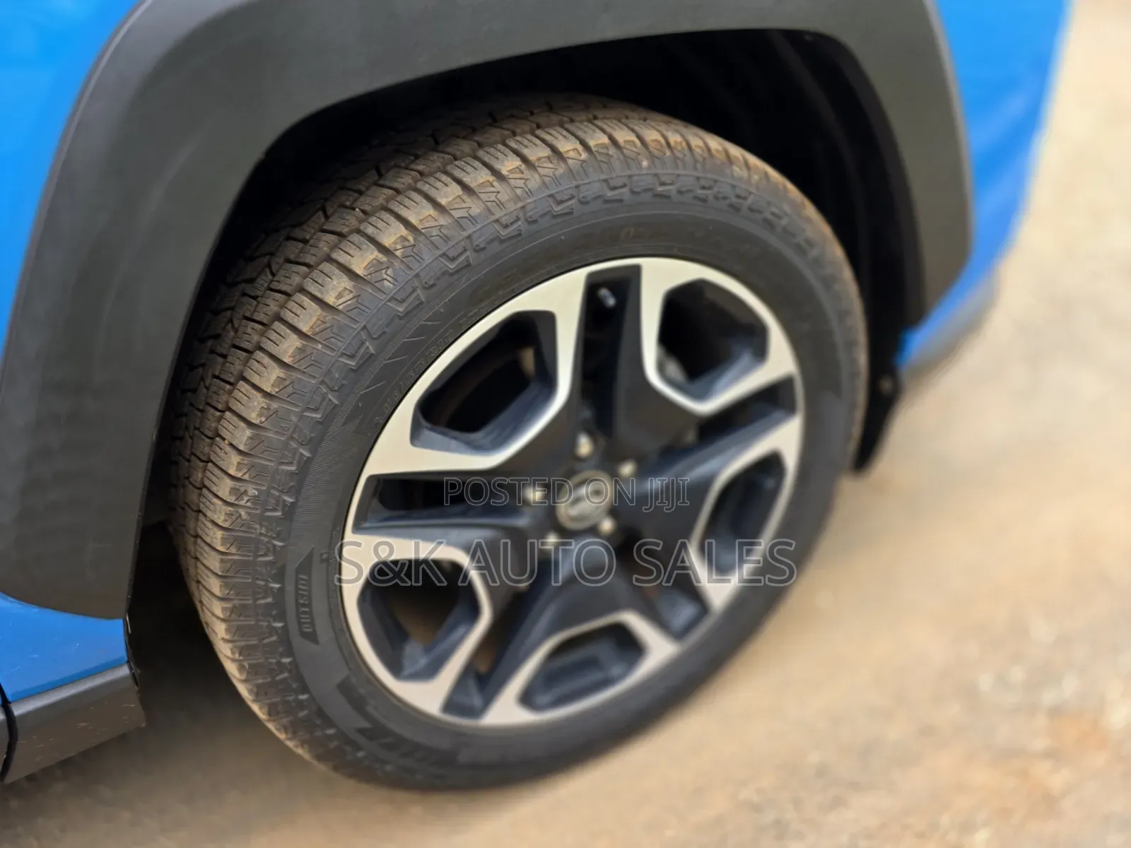 Toyota RAV4 2019 Blue