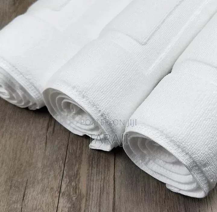 Premium White Jacquard Bath Towels – Pure Cotton, Hotel Quality