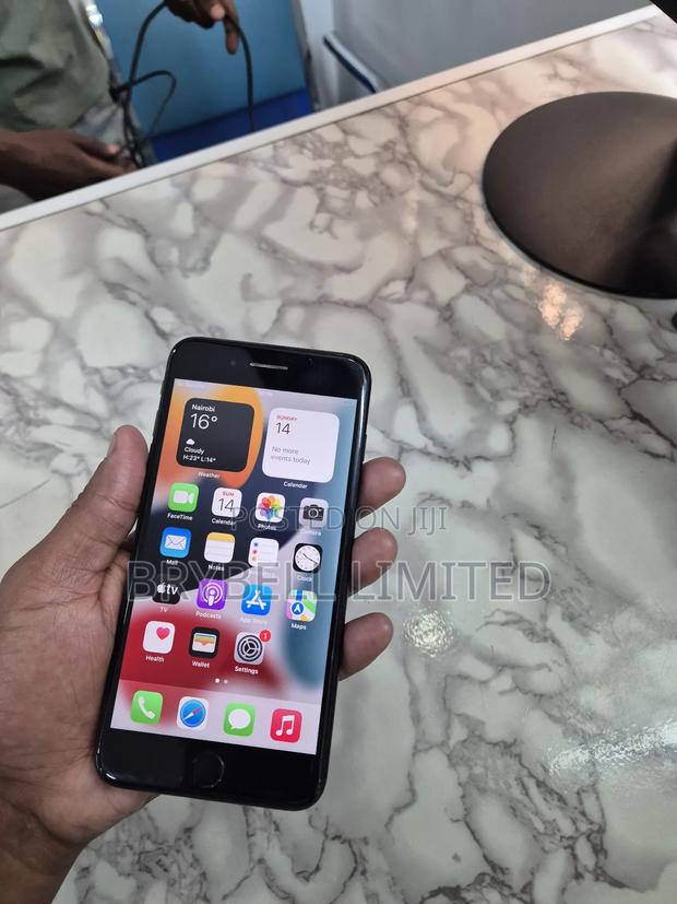 Apple iPhone 8 Plus 64 GB Black - thumbnail 2