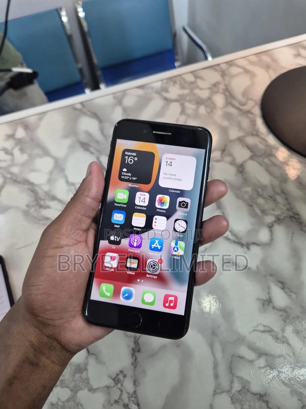 Apple iPhone 8 Plus 64 GB Black - thumbnail 5