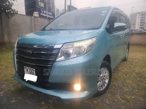 Toyota Noah 2015 Blue