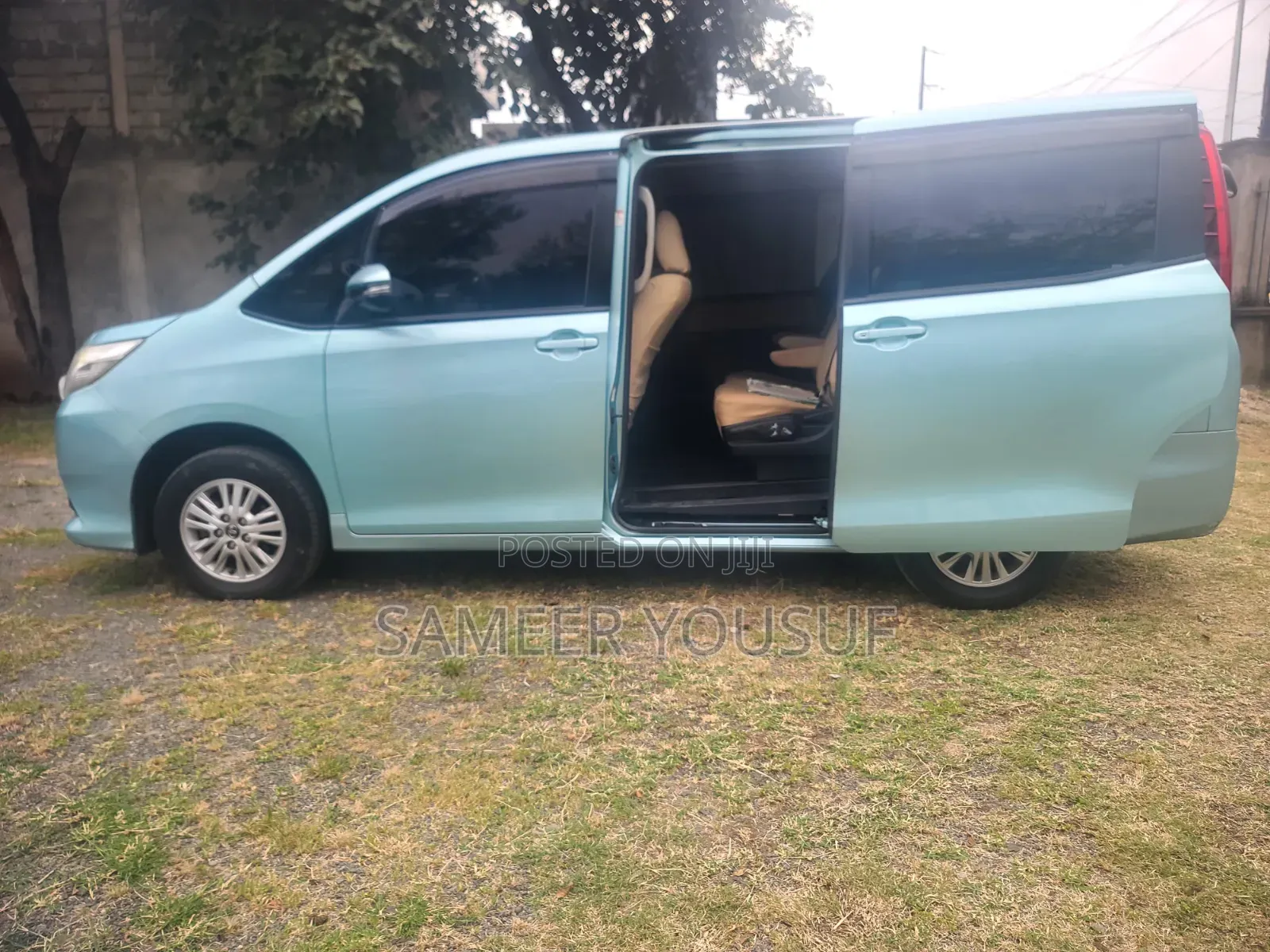 Toyota Noah 2015 Blue