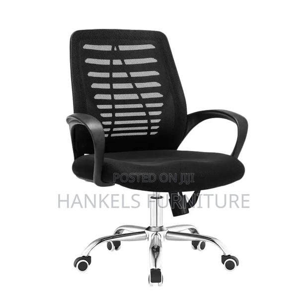Mesh Mid-Back Office Chair – Ergonomic Seating for Workspaces
