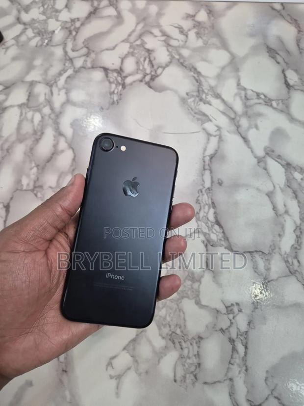 Apple iPhone 7 32 GB Black - thumbnail 6
