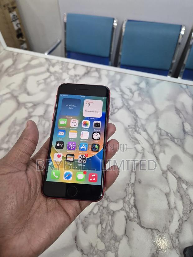 Apple iPhone SE (2020) 128 GB Red - thumbnail 2