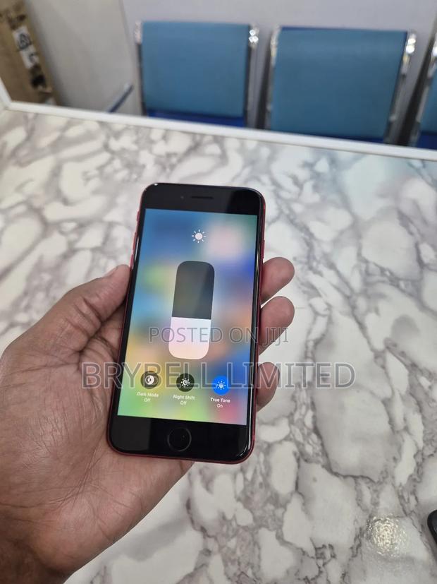 Apple iPhone SE (2020) 128 GB Red - thumbnail 3