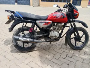 Bajaj Boxer 125 2022 Red