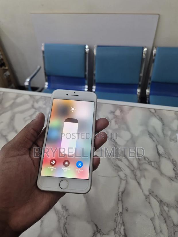Apple iPhone 8 64 GB White - thumbnail 3