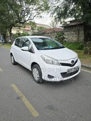 Toyota Vitz 2014 White