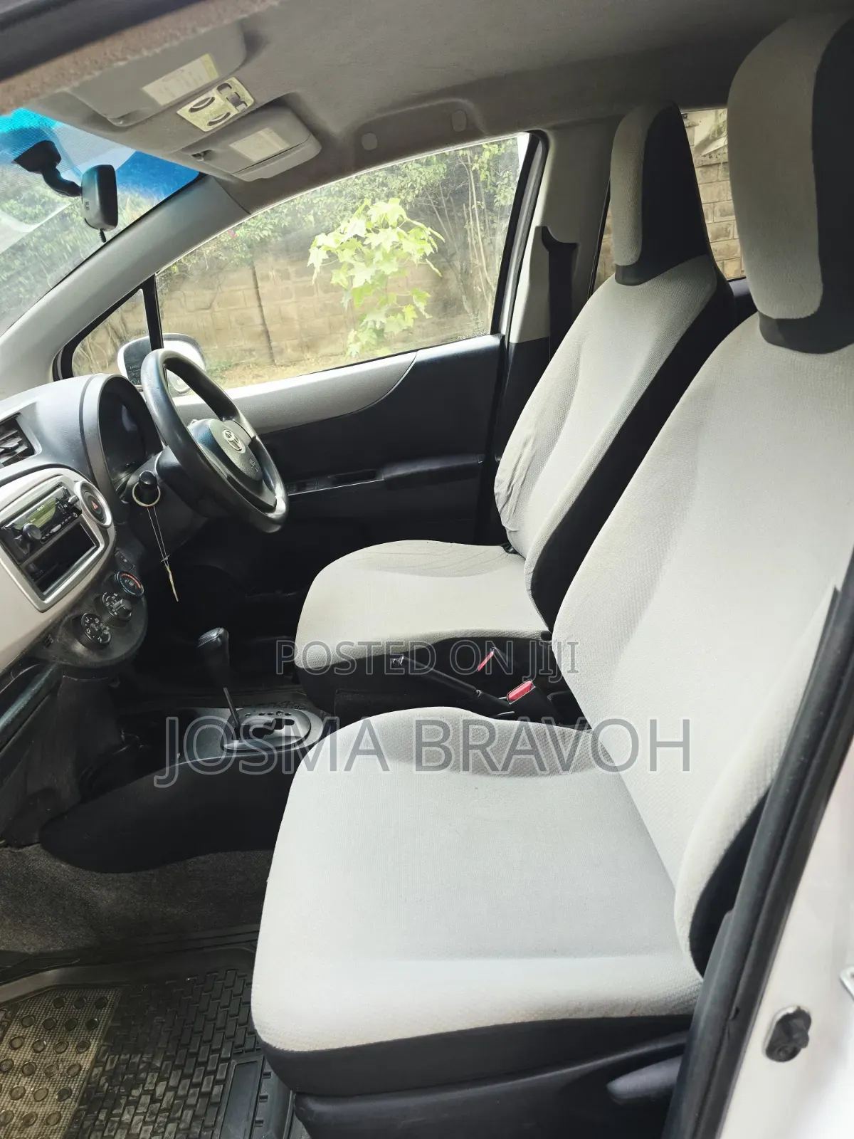 Toyota Vitz 2014 White