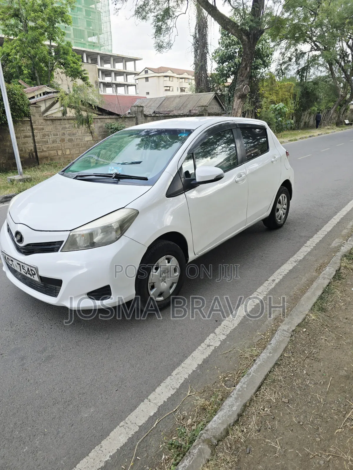 Toyota Vitz 2014 White