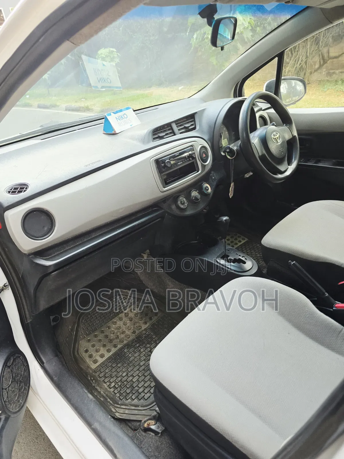 Toyota Vitz 2014 White