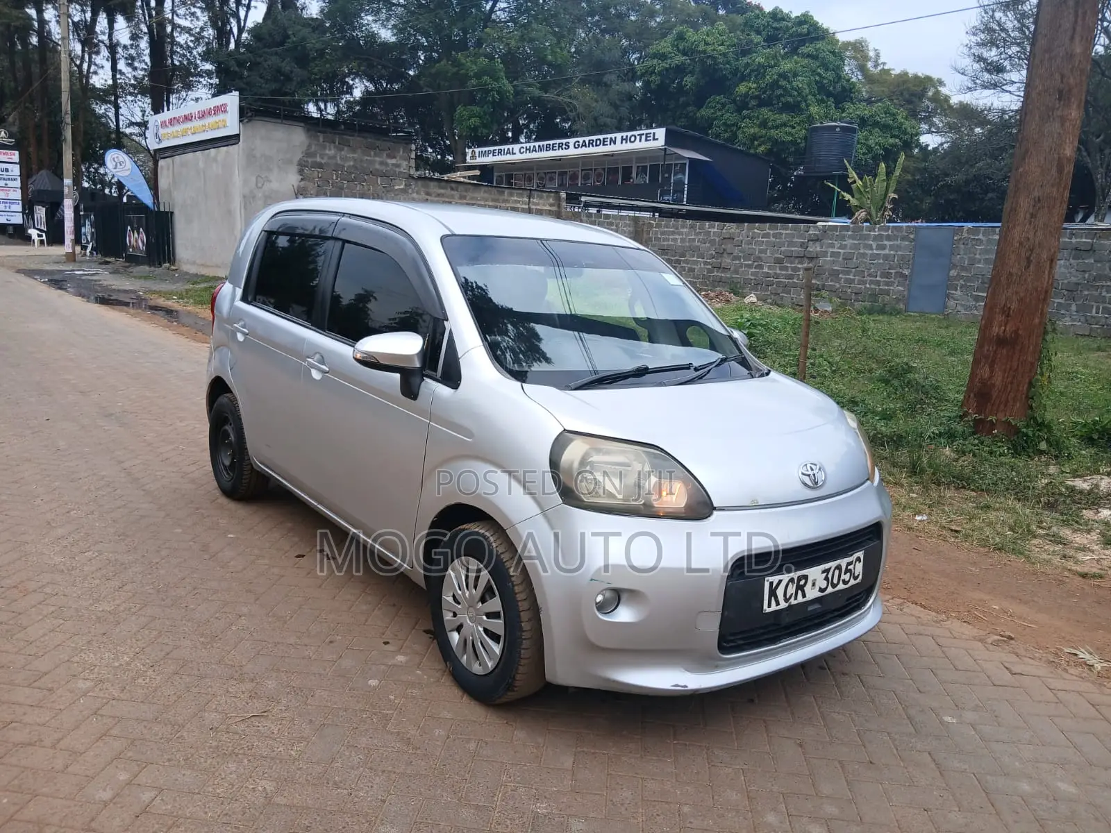 Toyota Porte 2013 Silver