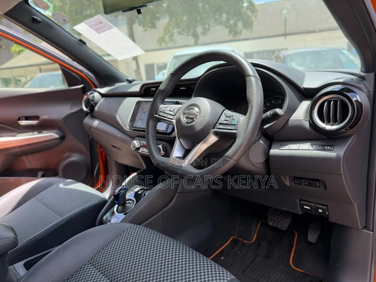 Nissan Kicks 2020 Orange