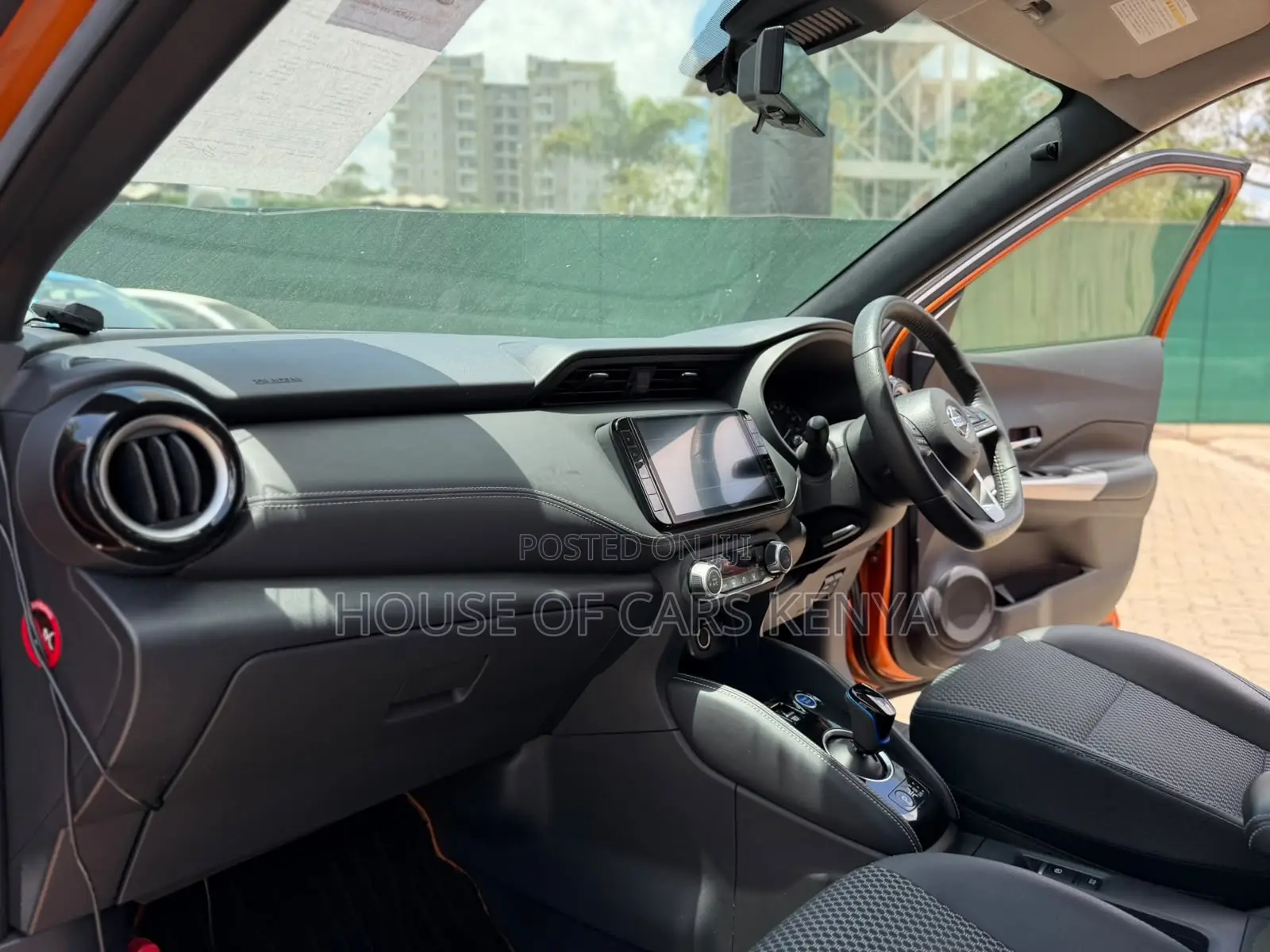 Nissan Kicks 2020 Orange