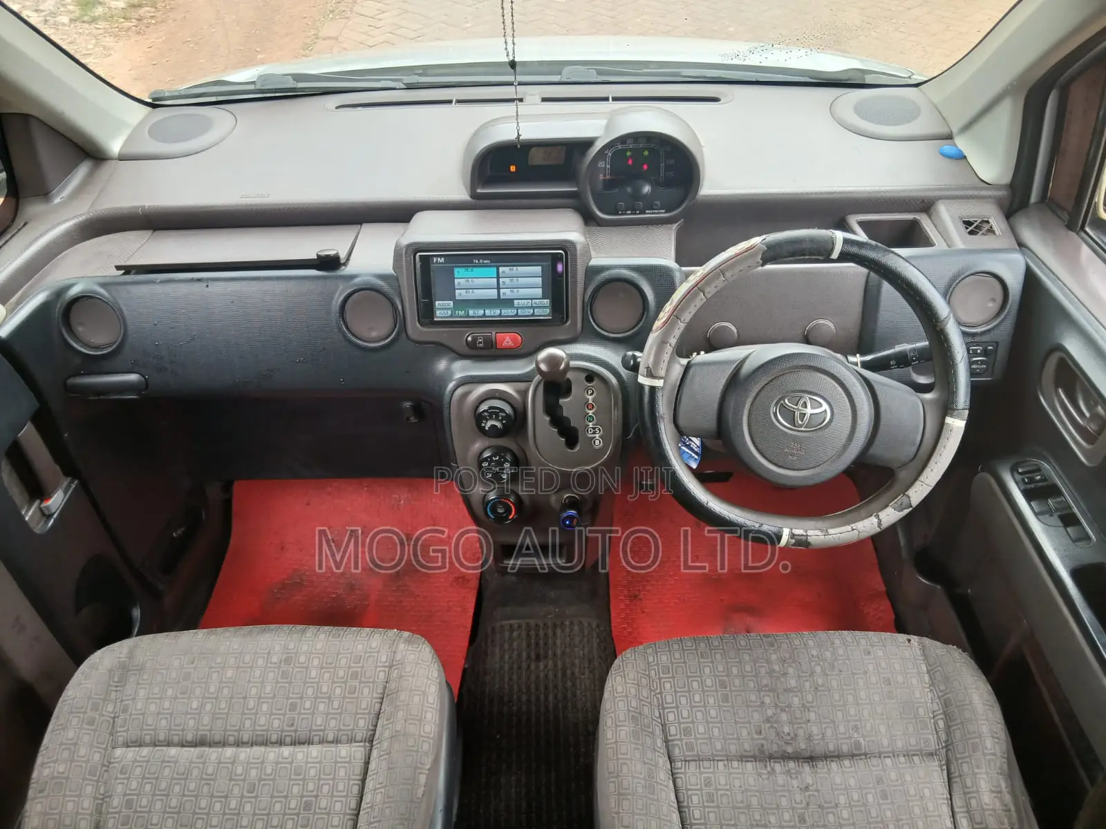 Toyota Porte 2013 Silver