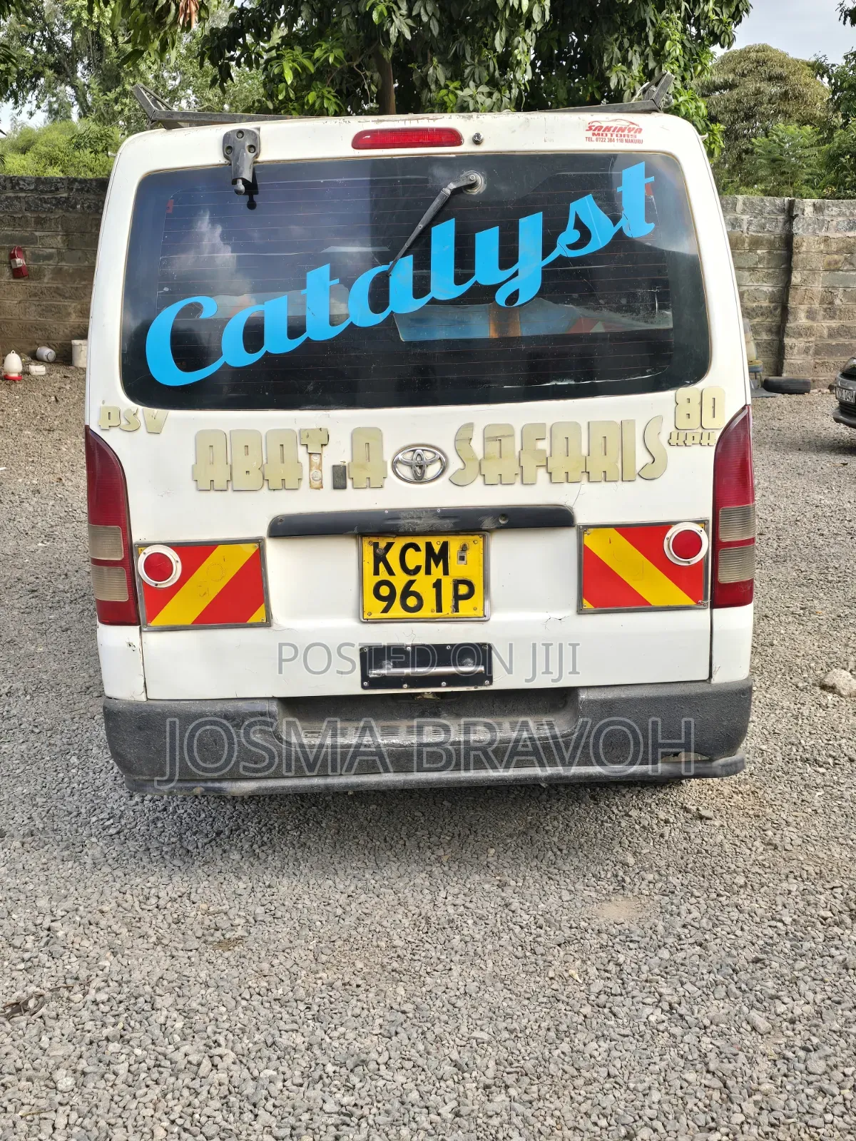 Toyota HiAce 2011 White