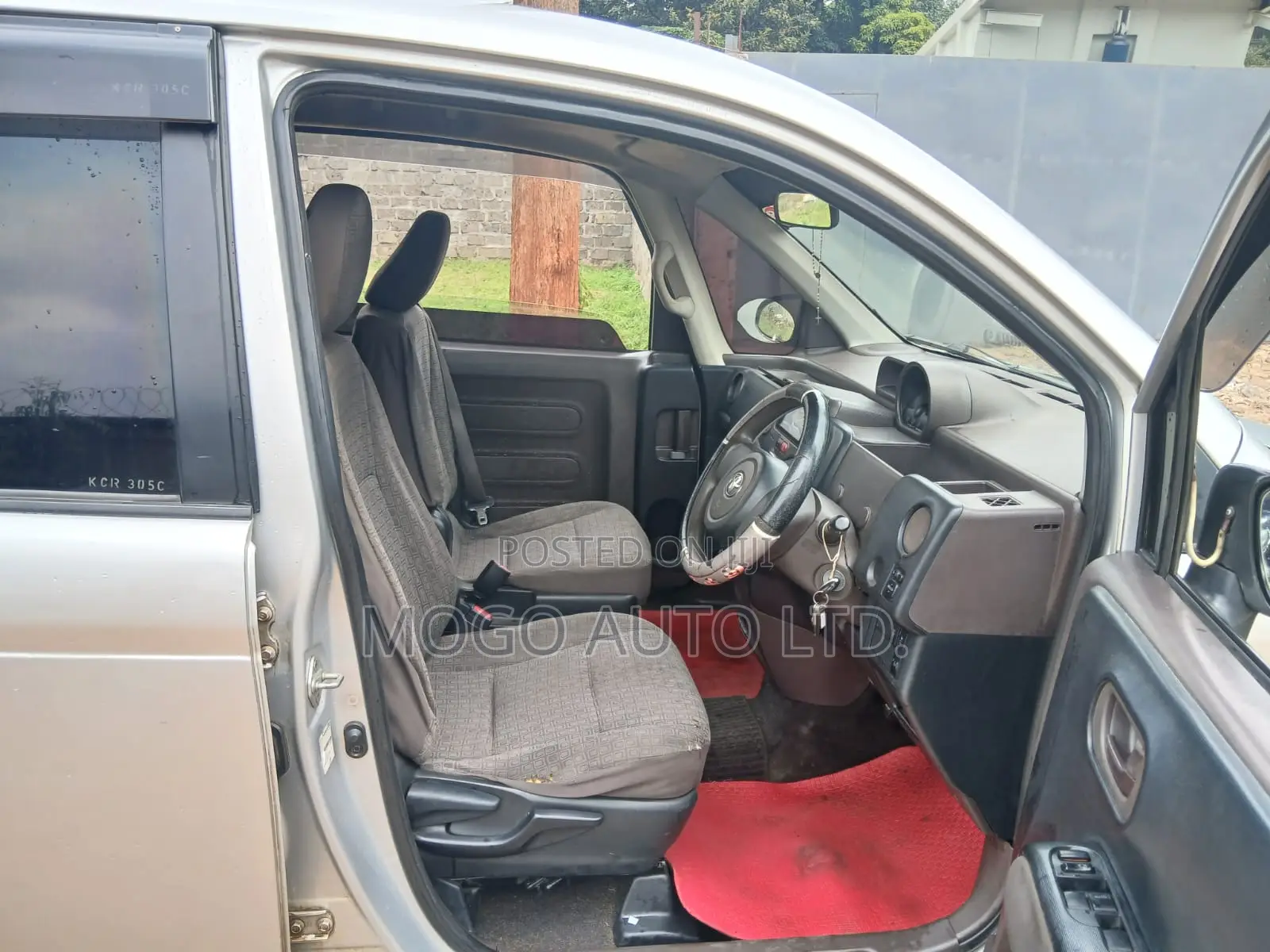 Toyota Porte 2013 Silver