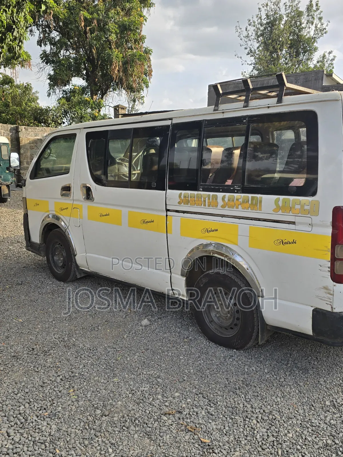 Toyota HiAce 2011 White