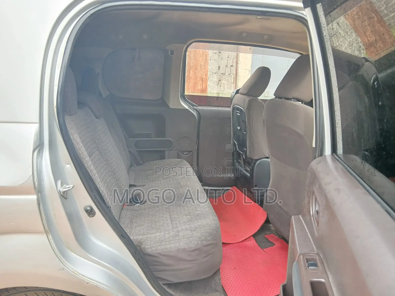 Toyota Porte 2013 Silver